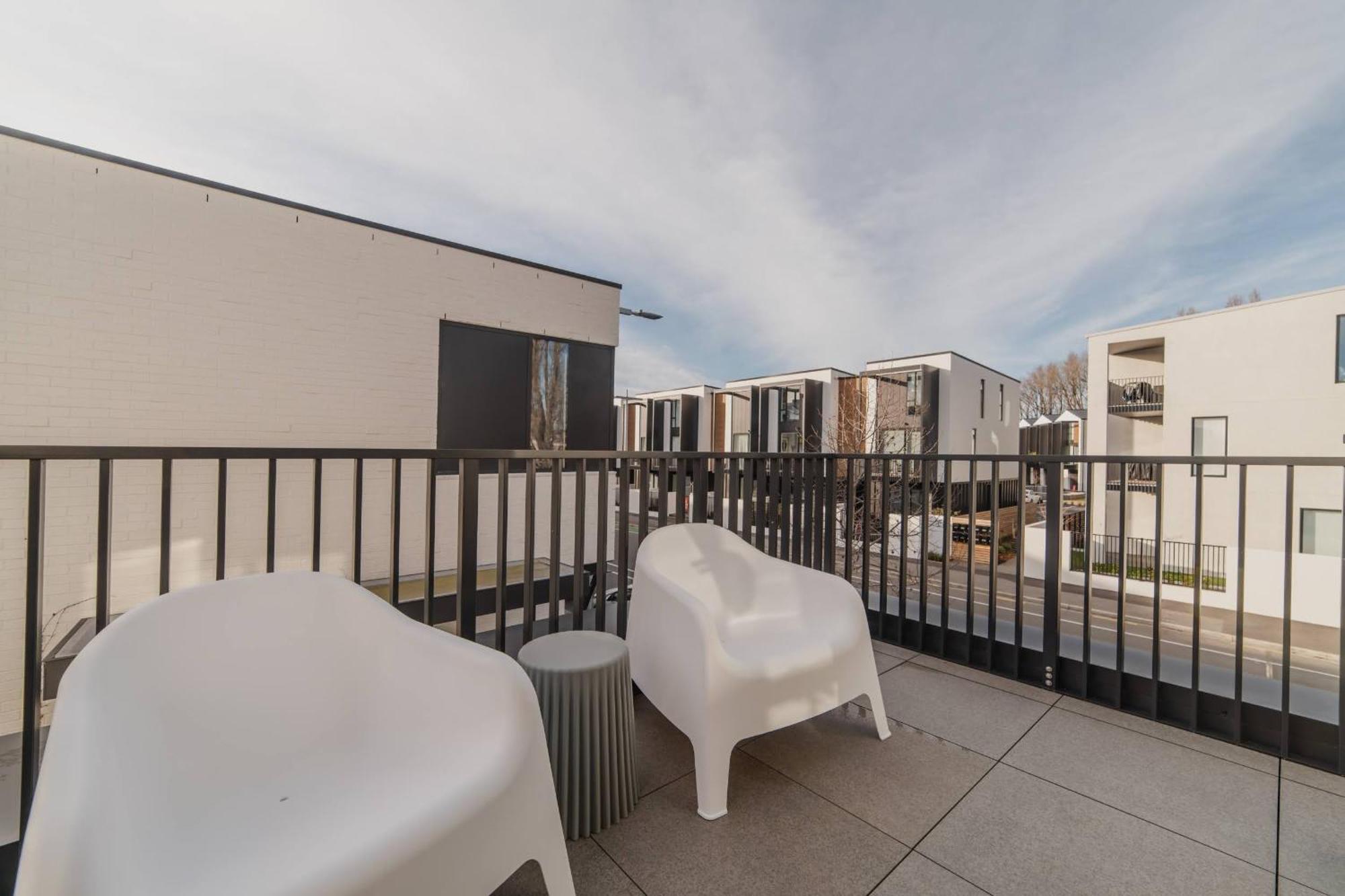 Chic And Contemporary Living At Cambridge Terrace Villa Christchurch Exteriör bild