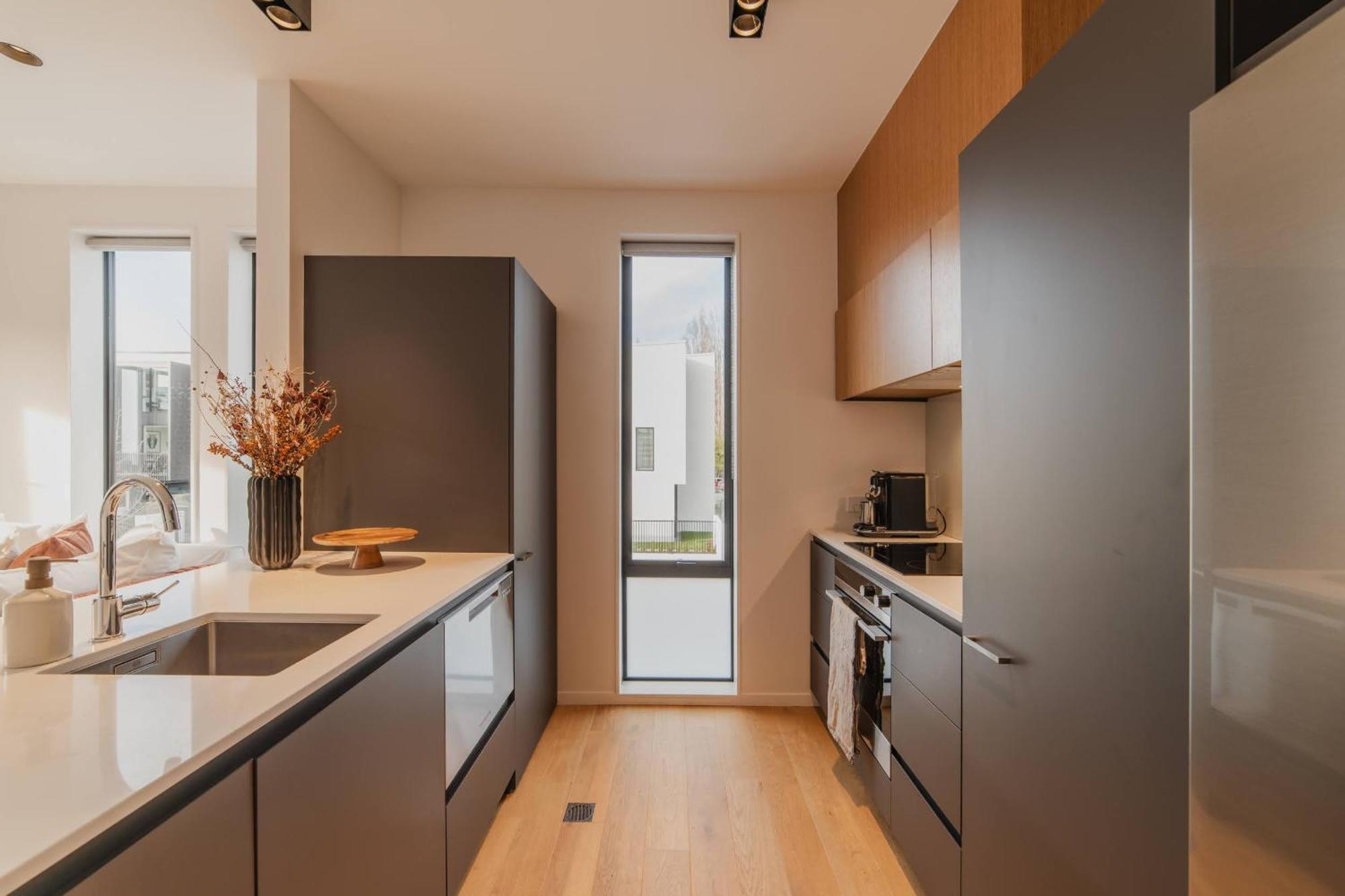 Chic And Contemporary Living At Cambridge Terrace Villa Christchurch Exteriör bild